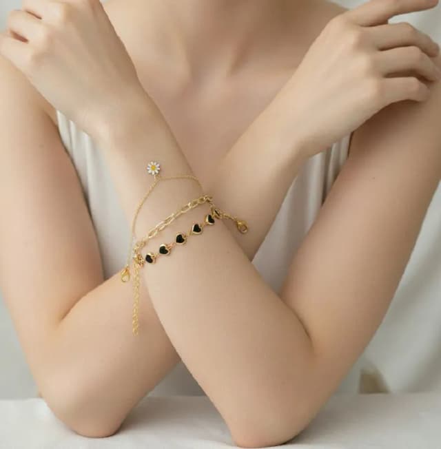 Gold Daisy Heart Chain Bracelet Set
