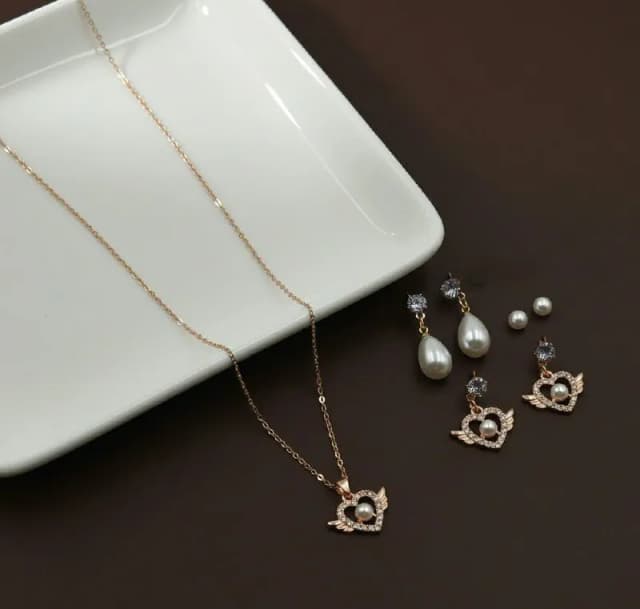 Rose Gold Winged Heart Pearl Pendant