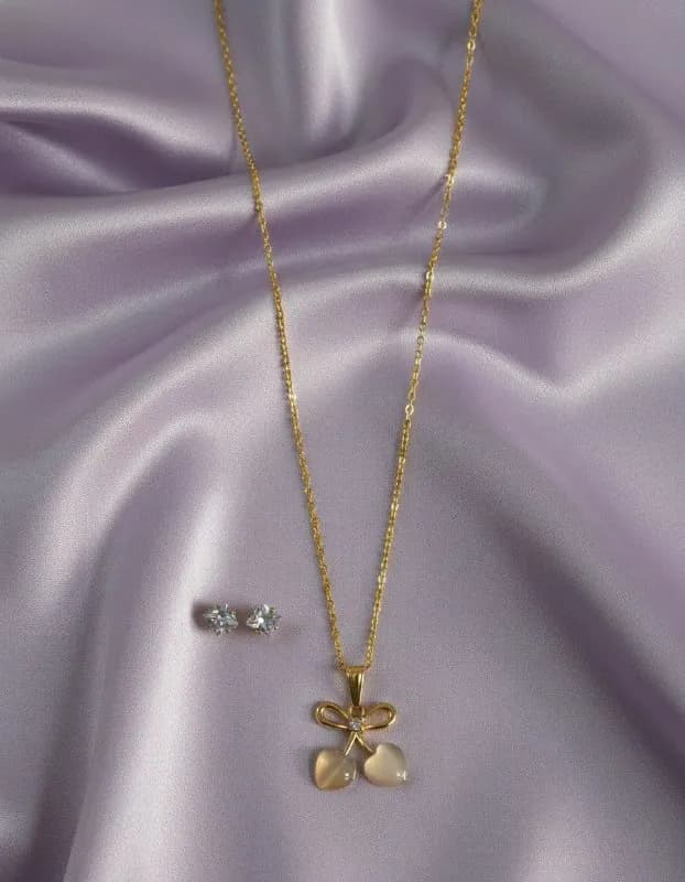Gold Bow Cream Heart Pendant Set