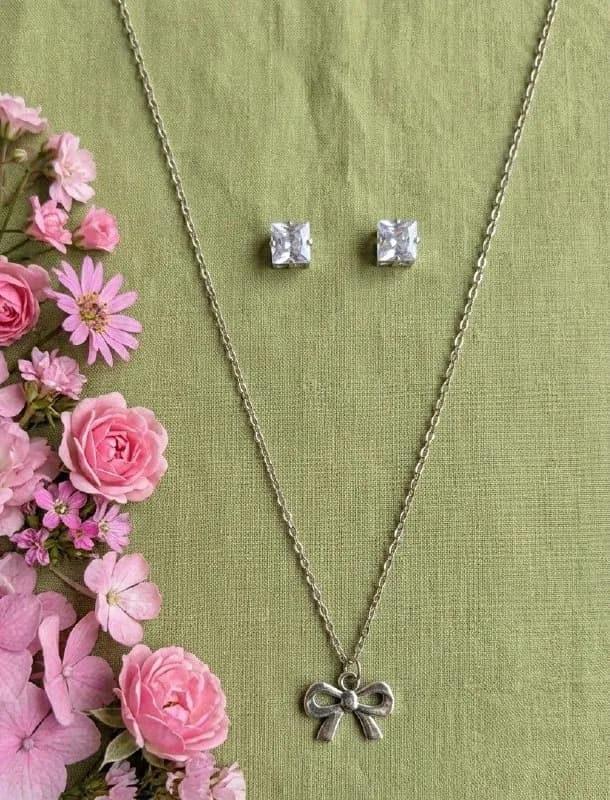 Silver Ribbon Bow Pendant Set