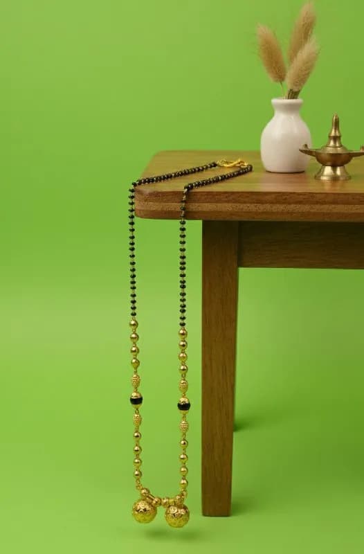 Gold Twin Vati Black Bead Mangalsutra