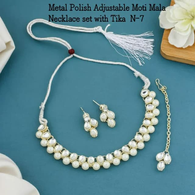 White Kundan Pearl Necklace Tikka Set
