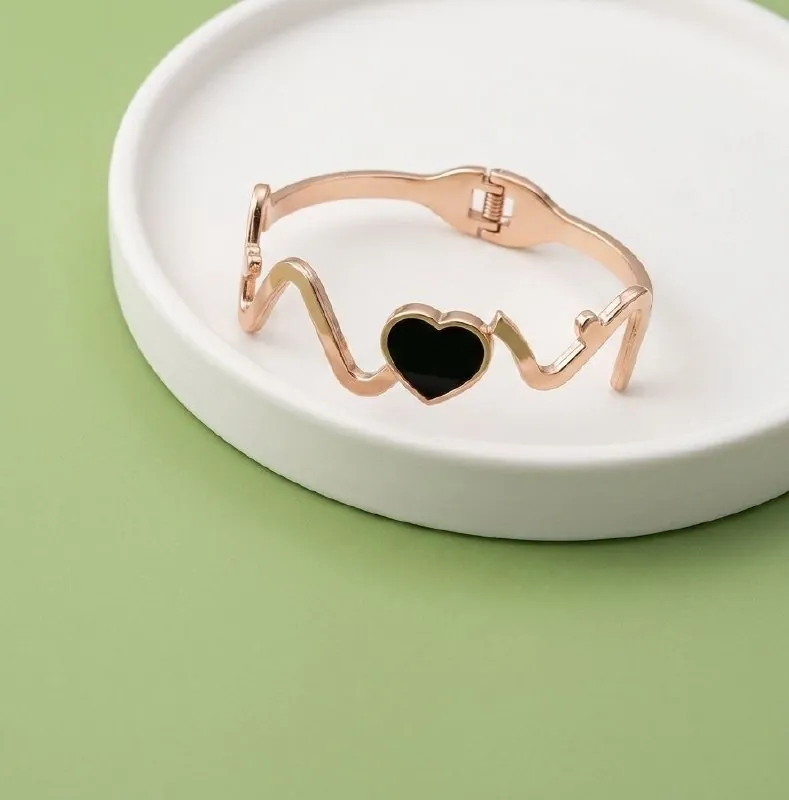 Rose Gold Wavy Black Heart Bracelet