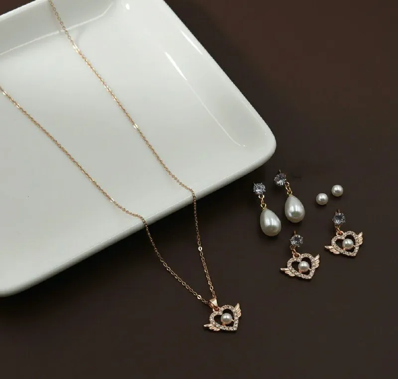 Rose Gold Winged Heart Pearl Pendant