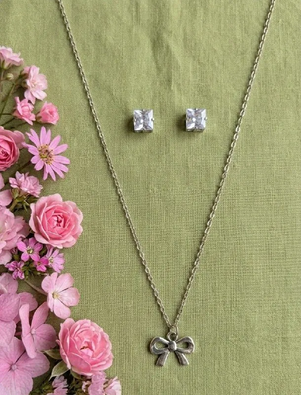 Silver Ribbon Bow Pendant Set