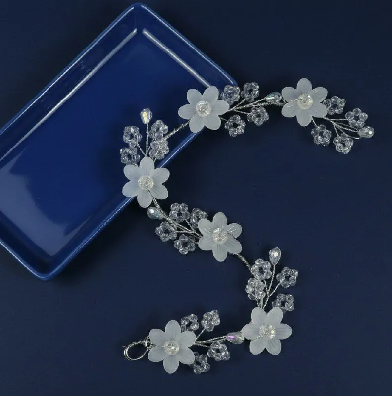 White Frosted Daisy Crystal Hair Clip